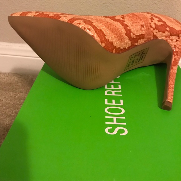 Pumps - Picture 2 of 4